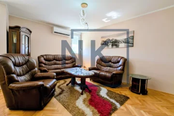 Izdavanje  dvosoban stan  78m2  Podgorica, Blok 5